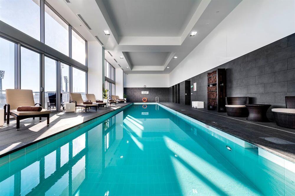 Fraser Suites Perth Exterior photo The pool at the 25th floor