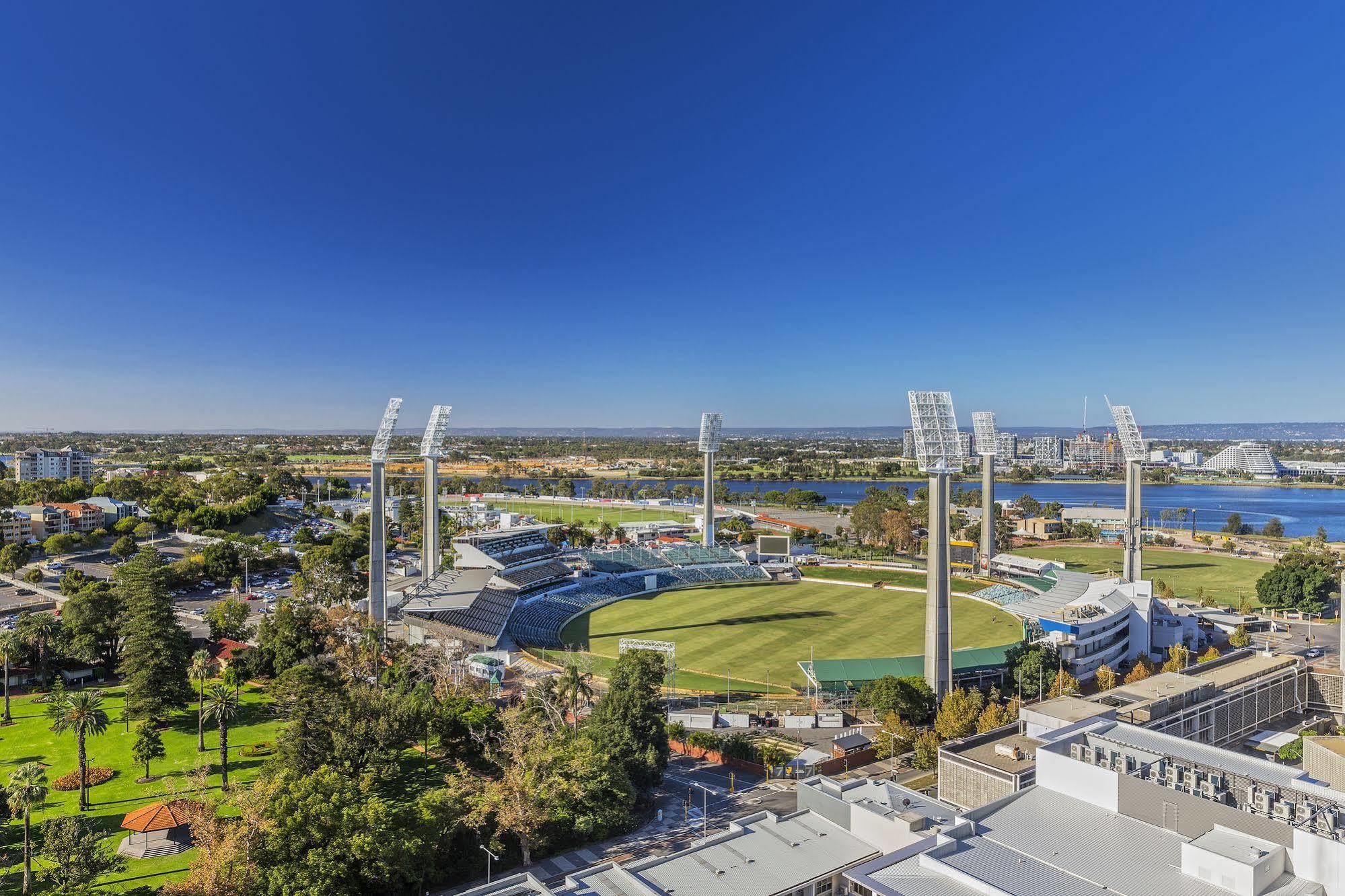 Fraser Suites Perth Exterior photo The Adelaide Oval, the home of the Adelaide Crows