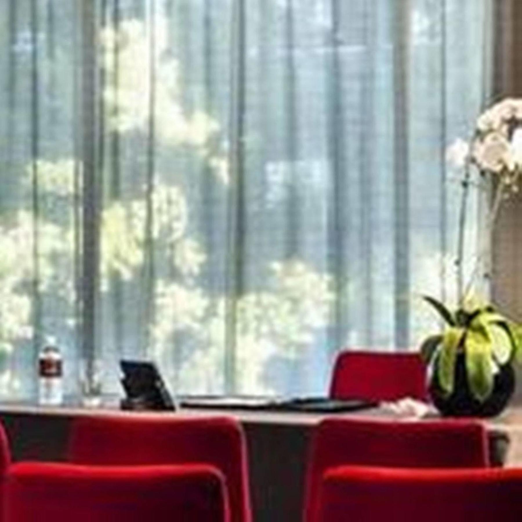 Fraser Suites Perth Exterior photo The interior of the hotel