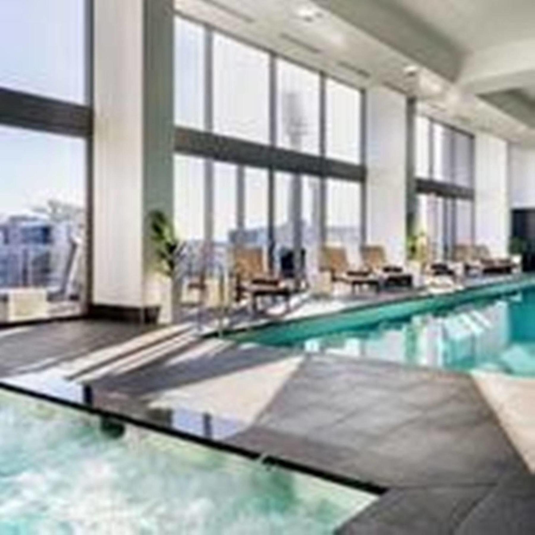 Fraser Suites Perth Exterior photo The pool at the 1018