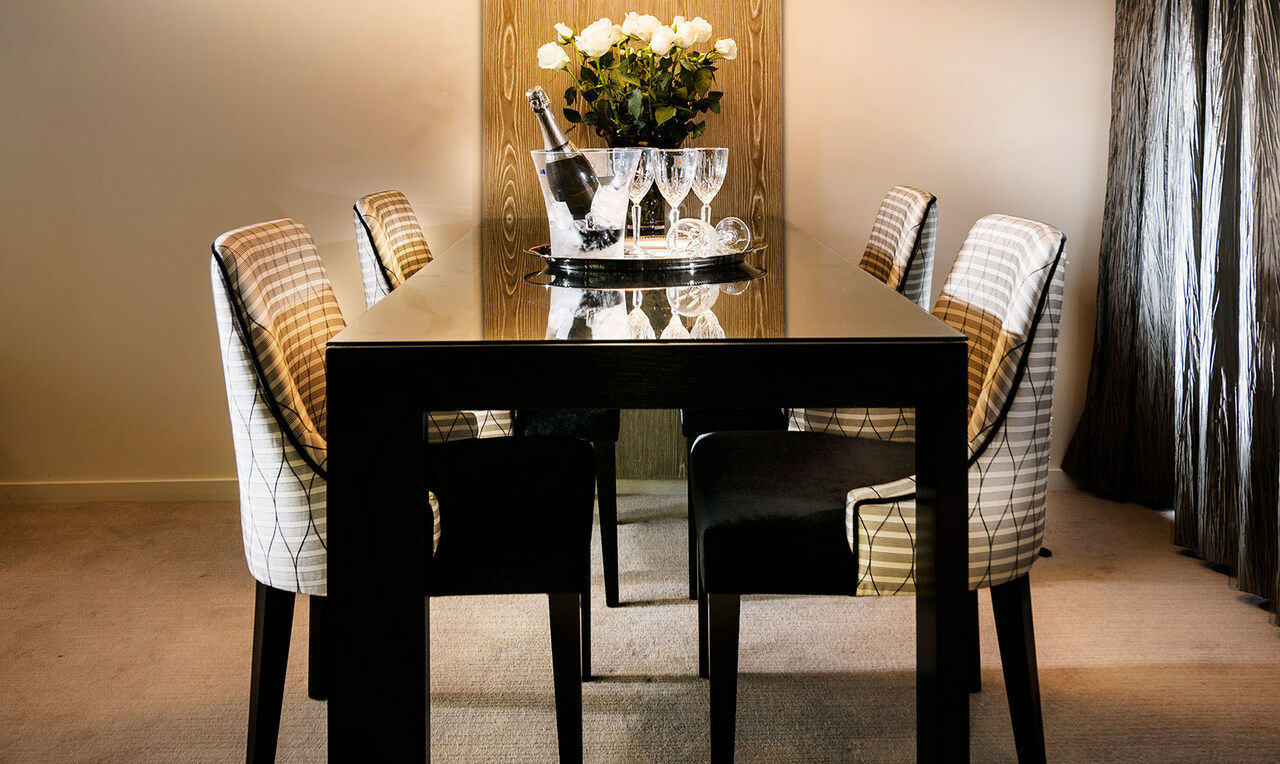 Fraser Suites Perth Exterior photo A dining room table